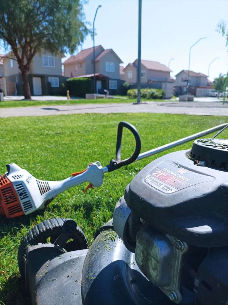 NOSOTROS jardin con maquinas